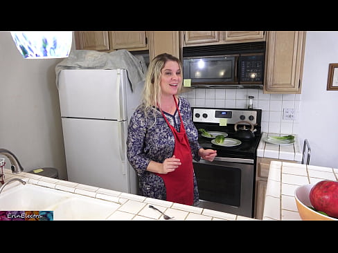 ❤️ A madrasta a ordenhá-lo na cozinha antes do seu encontro ☑ Porno em nós pt.teenactivewear.ru ️❤